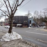 レストラン酢重正之 - 外観　うしろの行列は　川上庵本店　　同じ会社です　