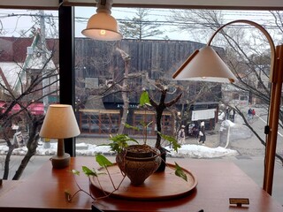 レストラン酢重正之 - 酢重ギャラリーダークアイズ２階から酢重のレストランみる