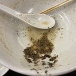 餃子の餃天 - 黒胡椒たくさん残してしまいました