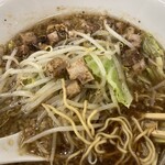 餃子の餃天 - 背脂たっぷり