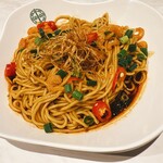 添好運 - 細い麺が密集。