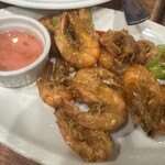 Abe Mall of Asia  - エビの唐揚げ。そのまま食べるが美味しい。塩味。