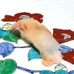 寿司栄 華やぎ - 何か白身。