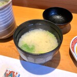 寿司栄 華やぎ - 味噌汁。