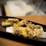 鮮魚と鰻 清流満月 野毛 - ほたるいかとうどの天ぷら