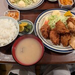 お食事処あべ - カキフライ定食。