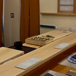 虹吉 - カウンター6席