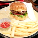 GRILL BURGER ＆ ROAST CHICKEN SASA - ハンバーガー (850円) '14 6月下旬