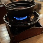 郷土酒亭 元祖 炉ばた - セリ鍋のセッティング