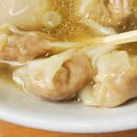 らーめん 又右衛門 - 肉餡しっかりのワンタン