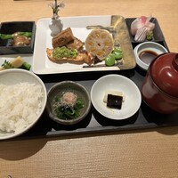丸の内一丁目 しち十二候 - 
