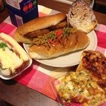 ヒヨシヤ - お惣菜パンがおいしい。