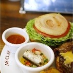 エーエス クラシックス ダイナー - ７月１２日～のガウディ展コラボメニューバーガー