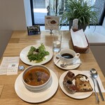 広島アンデルセン - 2階レストラン窓席