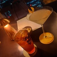 ザ タヴァン グリル＆ラウンジ - 