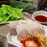 ホルモン焼肉 貴船 - 