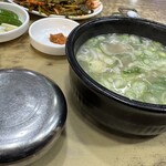 본전돼지국밥 - 