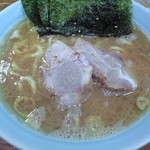 家系ラーメン まこと家 - ラーメン（固め）７００円、20140712