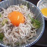 ゑびす丸 - 釜あげしらす丼(680円)