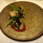 スリオラ - 国産牛テールのスイートシェリー酒煮込み
      花オクラの詰め物とピキーヨスピーマンのピューレ