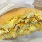 パティスリーキハチアンドルサンパーム - ツナチェダーチーズパンケーキサンド　５８０円