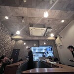 濃菜麺 井の庄 - ウッディダークな感じ