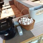 洋食屋 銀座ランプ亭 - ご飯と生卵は、おかわり無料！