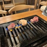 焼肉ホルモン黒澤 - 何故か側が強かったまるちょうさん。見るからに側が強そうでしょ？