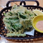 創作海鮮酒場 はる家 - 菜の花の天ぷら。もうすぐ春だねぇ。今週もめちゃ寒いけど。