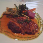ラトラス - バルバリー種　仔鴨胸肉のロースト　鴨の凝縮したジュとビストゥーソース