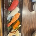 すし居酒屋 海の幸 - 握り寿司