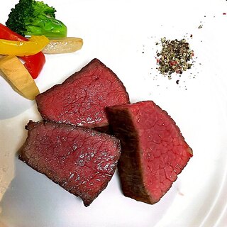 “いわて門崎丑”をじっくり熟成。凝縮した旨味と香りを楽しんで