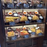 日本橋 玉ゐ - 入口横のショーケース