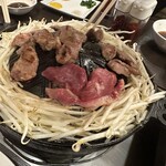 サッポロ生肉やジンギスカン 稲荷小路店 - 