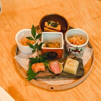 対馬のどぐろとイカ活き造り 博多 魚蔵 都ホテル店 - 