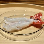 温石 - 尻尾を持って、ひと口で！との事でしたが、大きくて二口で＾＾　甘くてレアで美味しい♡