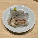 温石 - 炭火で炙った神頭烏賊　菜花　