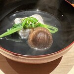 温石 - 温石さんの鰹出汁は、喉にも優しいんです。上質な鰹を使ってらっしゃると実感します。