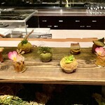 アルカナイズ - タパス <Swing> 紅姫あまごの漬けサラダ 伊豆鹿のパテサンド アオリイカとふじやまプロシュート あわびと生姜のクリームコロッケ 本エビと桜の春巻き