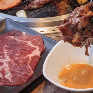 人気の希少部位を使用！『ミスジの炙りすき焼き風』