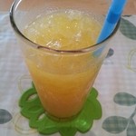 cafeカルマーレ - セットに付いて来る ドリンクから…オレンジジュース。グラス大きめです。