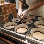 焼きたてチーズケーキ りくろーおじさんの店 JR新大阪駅中央口店 - 