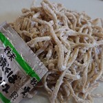 ラーメン金子 - 麺をほぐして~♪