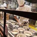 焼きたてチーズケーキ りくろーおじさんの店 JR新大阪駅中央口店 - 