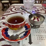 モナラ - ホットティーとヨーグルトアイス