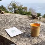 Stone age Cafe - 素敵な景色と石のテーブル