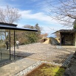 Stone age Cafe - 塀の中①