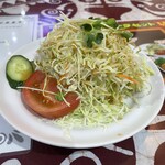 モナラ - サラダ　ドレッシングが化調味強くて残念