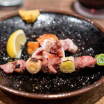 鳥茂 - コメカミ、ノド