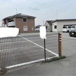 Cafe calico - 駐車場に入って左奥4台がカフェキャリコさん専用